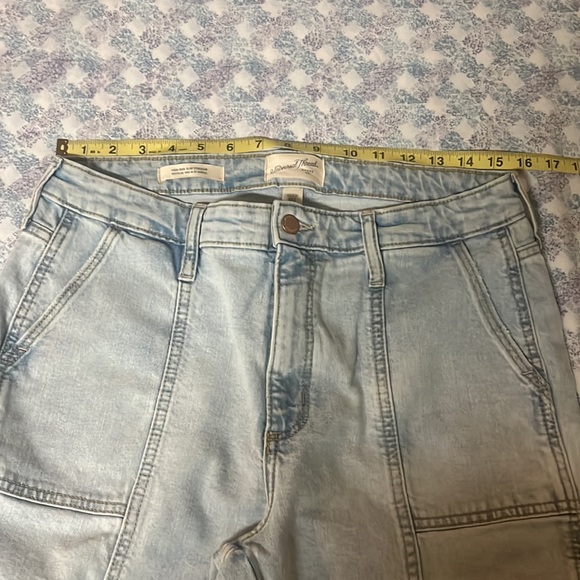 Universal Thread High Rise Slim Straight - Picture 4 of 6